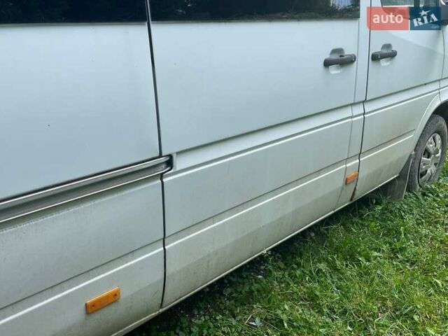 Белый Мерседес Sprinter, объемом двигателя 2.2 л и пробегом 350 тыс. км за 8000 $, фото 9 на Automoto.ua