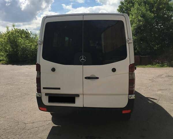 Белый Мерседес Sprinter, объемом двигателя 2.15 л и пробегом 444 тыс. км за 6700 $, фото 3 на Automoto.ua