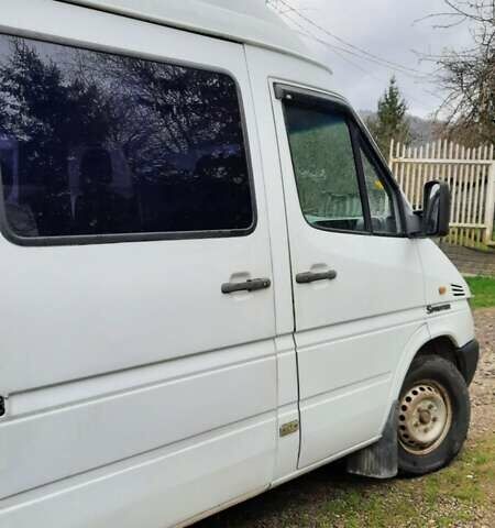 Белый Мерседес Sprinter, объемом двигателя 2.15 л и пробегом 500 тыс. км за 7600 $, фото 3 на Automoto.ua