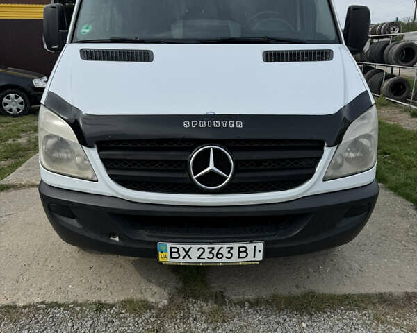 Белый Мерседес Sprinter, объемом двигателя 2.15 л и пробегом 350 тыс. км за 6999 $, фото 22 на Automoto.ua