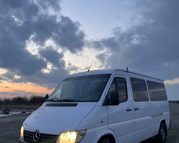 Белый Мерседес Sprinter, объемом двигателя 2.2 л и пробегом 600 тыс. км за 7999 $, фото 1 на Automoto.ua