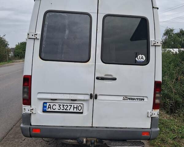Белый Мерседес Sprinter, объемом двигателя 2.1 л и пробегом 480 тыс. км за 8500 $, фото 5 на Automoto.ua