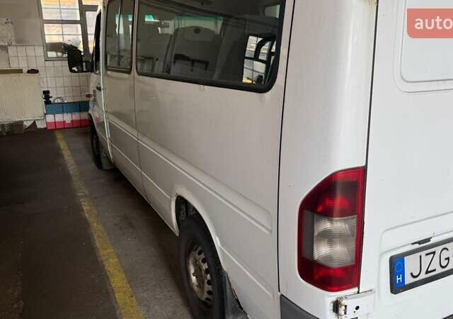 Белый Мерседес Sprinter, объемом двигателя 2.2 л и пробегом 697 тыс. км за 4666 $, фото 3 на Automoto.ua