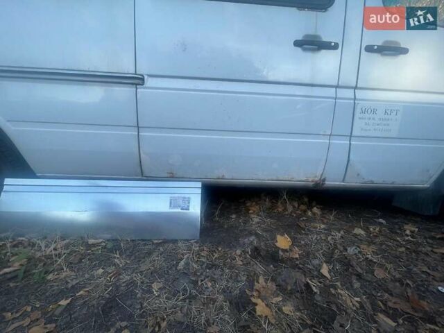 Белый Мерседес Sprinter, объемом двигателя 2.2 л и пробегом 697 тыс. км за 4666 $, фото 6 на Automoto.ua