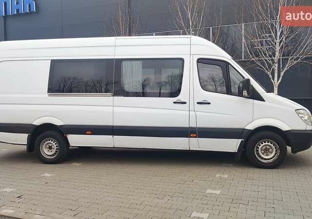 Белый Мерседес Sprinter, объемом двигателя 2.15 л и пробегом 485 тыс. км за 10900 $, фото 7 на Automoto.ua
