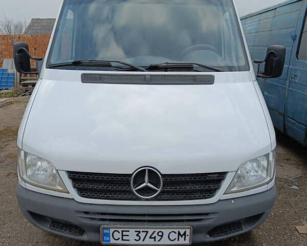 Белый Мерседес Sprinter, объемом двигателя 2.7 л и пробегом 500 тыс. км за 11000 $, фото 1 на Automoto.ua