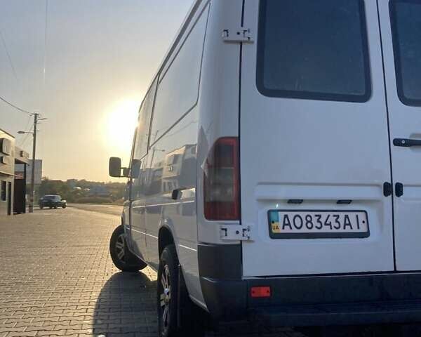 Белый Мерседес Sprinter, объемом двигателя 2.1 л и пробегом 396 тыс. км за 9100 $, фото 14 на Automoto.ua