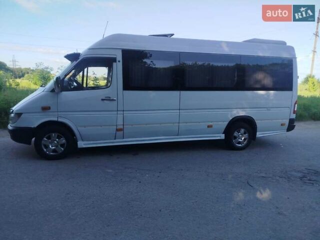 Белый Мерседес Sprinter, объемом двигателя 2.1 л и пробегом 530 тыс. км за 11800 $, фото 8 на Automoto.ua