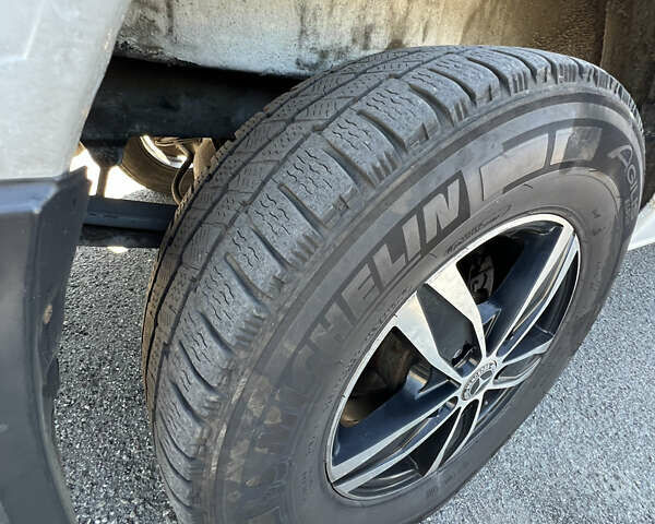 Білий Мерседес Sprinter, об'ємом двигуна 2.7 л та пробігом 248 тис. км за 14500 $, фото 15 на Automoto.ua