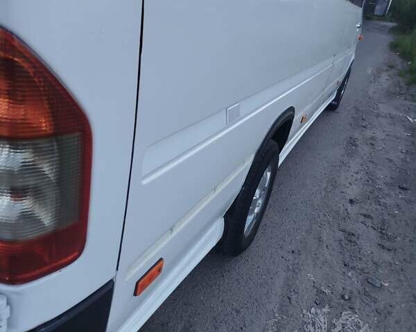 Белый Мерседес Sprinter, объемом двигателя 2.1 л и пробегом 530 тыс. км за 11800 $, фото 16 на Automoto.ua