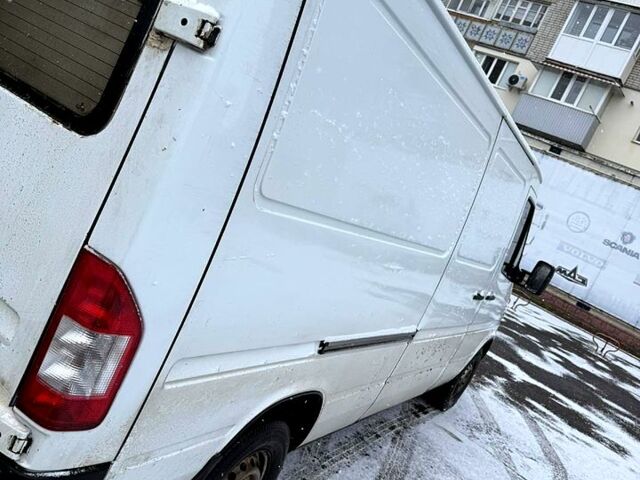 Белый Мерседес Sprinter, объемом двигателя 2.1 л и пробегом 612 тыс. км за 7900 $, фото 2 на Automoto.ua