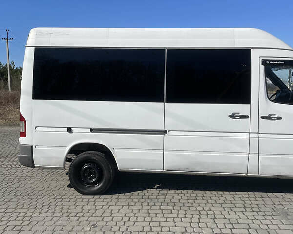 Білий Мерседес Sprinter, об'ємом двигуна 2.2 л та пробігом 573 тис. км за 6500 $, фото 2 на Automoto.ua