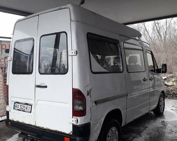 Білий Мерседес Sprinter, об'ємом двигуна 2.2 л та пробігом 250 тис. км за 5000 $, фото 1 на Automoto.ua