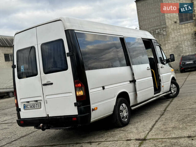 Белый Мерседес Sprinter, объемом двигателя 2.7 л и пробегом 450 тыс. км за 9700 $, фото 8 на Automoto.ua