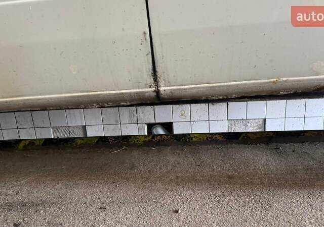 Белый Мерседес Sprinter, объемом двигателя 2.2 л и пробегом 697 тыс. км за 4666 $, фото 7 на Automoto.ua