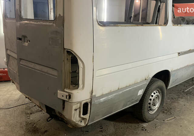 Білий Мерседес Sprinter, об'ємом двигуна 2.3 л та пробігом 687 тис. км за 11500 $, фото 6 на Automoto.ua