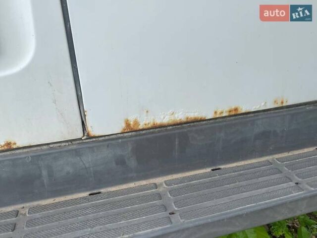 Белый Мерседес Sprinter, объемом двигателя 2.2 л и пробегом 350 тыс. км за 8000 $, фото 13 на Automoto.ua