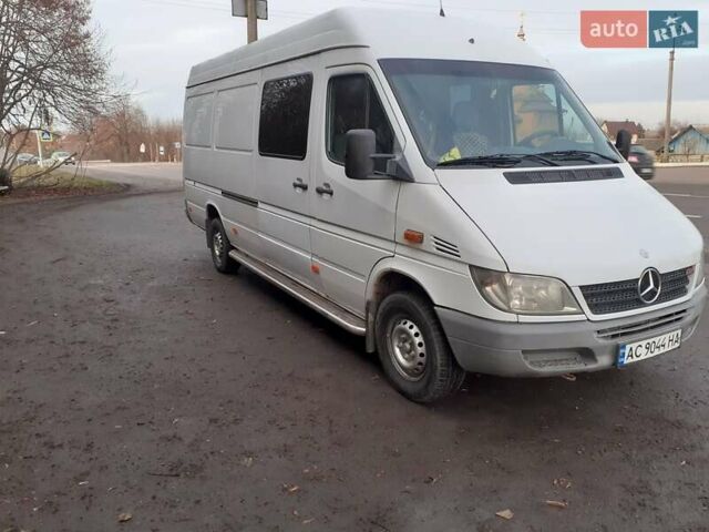 Белый Мерседес Sprinter, объемом двигателя 2.2 л и пробегом 750 тыс. км за 9700 $, фото 2 на Automoto.ua