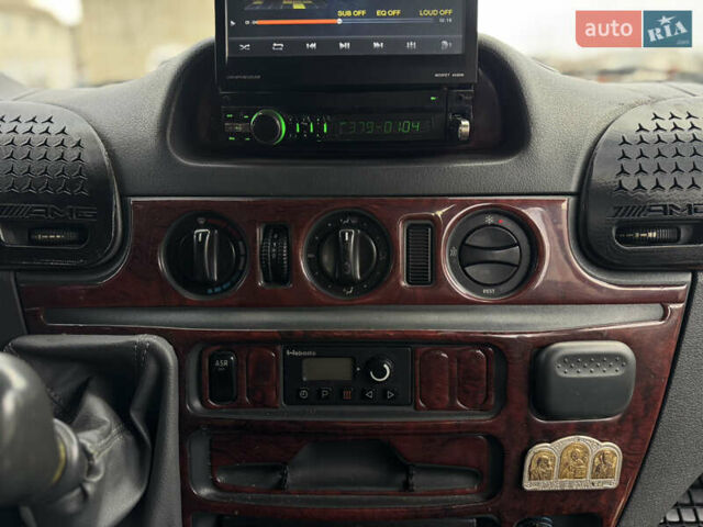 Белый Мерседес Sprinter, объемом двигателя 2.7 л и пробегом 450 тыс. км за 9700 $, фото 23 на Automoto.ua