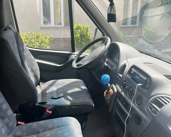 Белый Мерседес Sprinter, объемом двигателя 0 л и пробегом 360 тыс. км за 6500 $, фото 1 на Automoto.ua