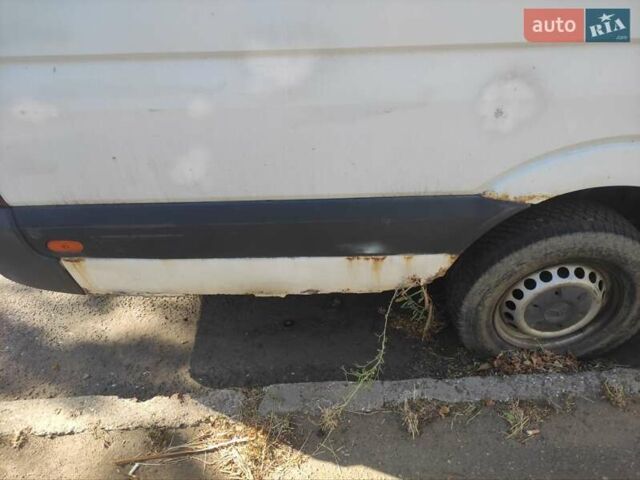 Белый Мерседес Sprinter, объемом двигателя 2.15 л и пробегом 435 тыс. км за 10000 $, фото 6 на Automoto.ua