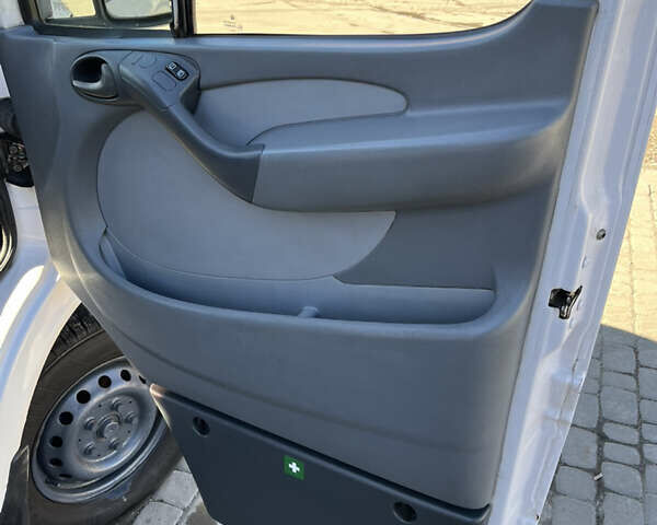 Білий Мерседес Sprinter, об'ємом двигуна 2.15 л та пробігом 41 тис. км за 6500 $, фото 18 на Automoto.ua
