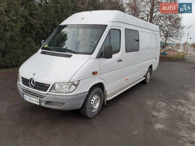 Белый Мерседес Sprinter, объемом двигателя 2.2 л и пробегом 750 тыс. км за 9700 $, фото 1 на Automoto.ua
