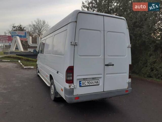 Белый Мерседес Sprinter, объемом двигателя 2.2 л и пробегом 750 тыс. км за 9700 $, фото 8 на Automoto.ua
