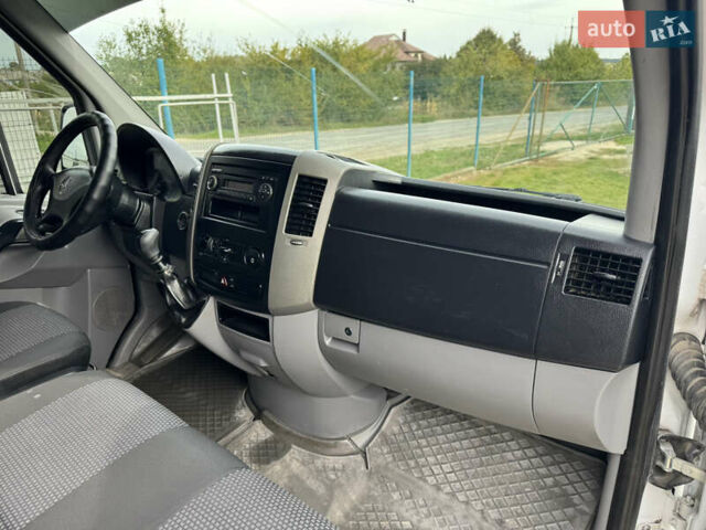 Белый Мерседес Sprinter, объемом двигателя 2.15 л и пробегом 350 тыс. км за 6999 $, фото 8 на Automoto.ua
