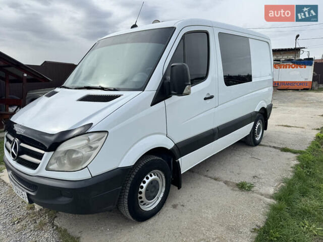 Белый Мерседес Sprinter, объемом двигателя 2.15 л и пробегом 350 тыс. км за 6999 $, фото 19 на Automoto.ua