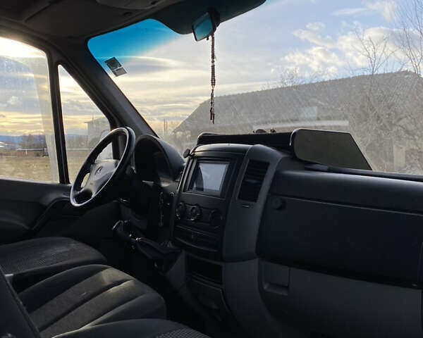 Белый Мерседес Sprinter, объемом двигателя 0 л и пробегом 666 тыс. км за 10100 $, фото 6 на Automoto.ua