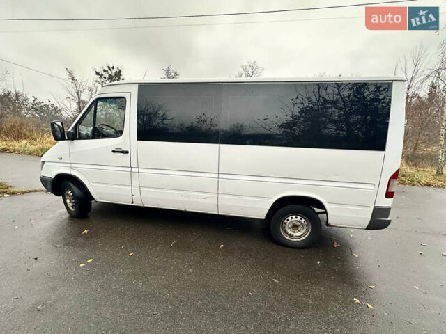 Белый Мерседес Sprinter, объемом двигателя 2.15 л и пробегом 350 тыс. км за 6999 $, фото 12 на Automoto.ua