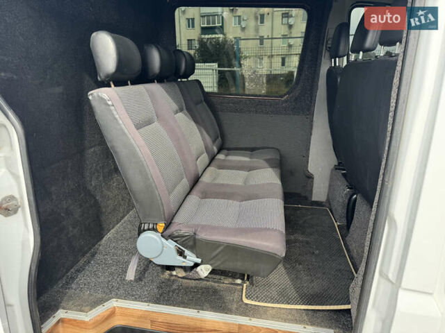Белый Мерседес Sprinter, объемом двигателя 2.15 л и пробегом 350 тыс. км за 6999 $, фото 11 на Automoto.ua