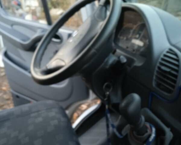 Белый Мерседес Sprinter, объемом двигателя 2.2 л и пробегом 390 тыс. км за 10300 $, фото 1 на Automoto.ua