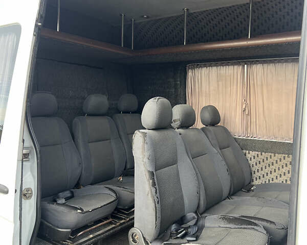 Белый Мерседес Sprinter, объемом двигателя 2.15 л и пробегом 472 тыс. км за 11499 $, фото 13 на Automoto.ua