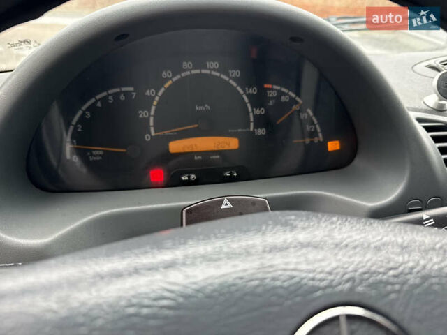 Белый Мерседес Sprinter, объемом двигателя 2.2 л и пробегом 350 тыс. км за 9500 $, фото 21 на Automoto.ua