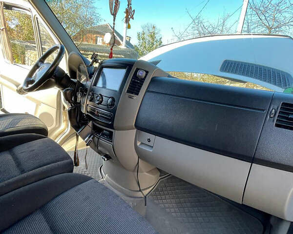 Білий Мерседес Sprinter, об'ємом двигуна 0 л та пробігом 1000 тис. км за 15000 $, фото 9 на Automoto.ua