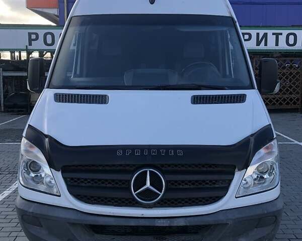 Белый Мерседес Sprinter, объемом двигателя 2.2 л и пробегом 436 тыс. км за 18500 $, фото 1 на Automoto.ua