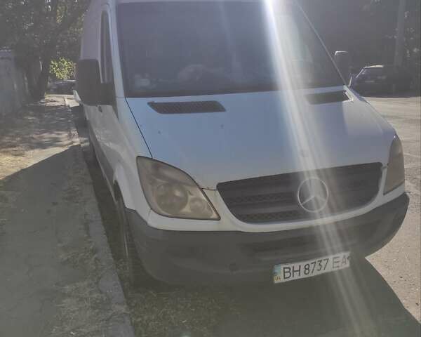 Белый Мерседес Sprinter, объемом двигателя 2.15 л и пробегом 435 тыс. км за 10000 $, фото 2 на Automoto.ua