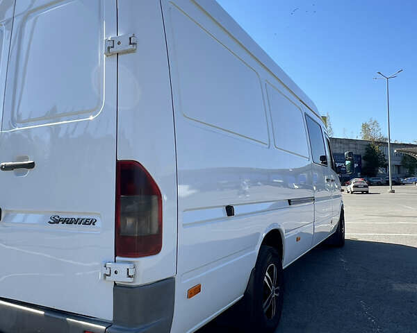 Білий Мерседес Sprinter, об'ємом двигуна 2.7 л та пробігом 248 тис. км за 14500 $, фото 4 на Automoto.ua