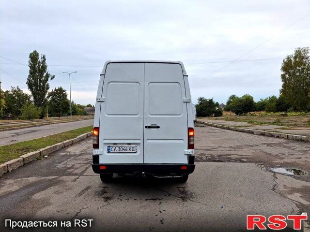 Білий Мерседес Sprinter, об'ємом двигуна 2.7 л та пробігом 480 тис. км за 10800 $, фото 4 на Automoto.ua