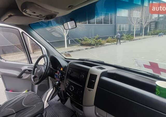 Белый Мерседес Sprinter, объемом двигателя 2.15 л и пробегом 485 тыс. км за 10900 $, фото 8 на Automoto.ua