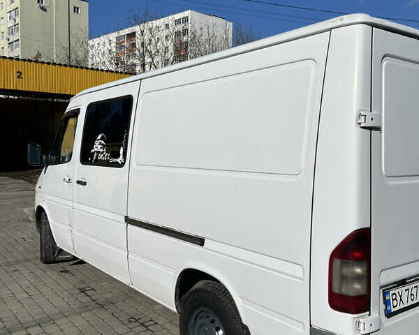 Білий Мерседес Sprinter, об'ємом двигуна 2.15 л та пробігом 41 тис. км за 6500 $, фото 5 на Automoto.ua