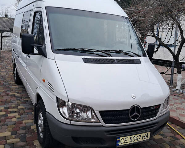 Белый Мерседес Sprinter, объемом двигателя 2.1 л и пробегом 340 тыс. км за 10800 $, фото 1 на Automoto.ua