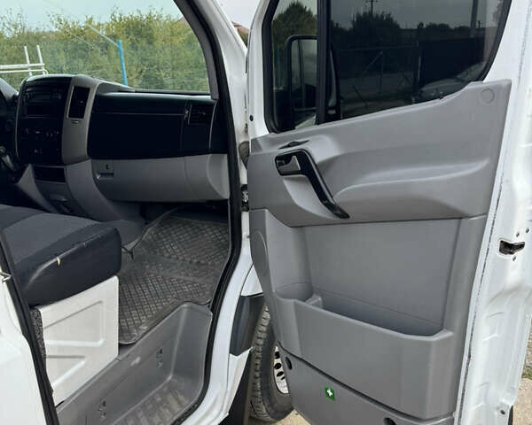Белый Мерседес Sprinter, объемом двигателя 2.15 л и пробегом 350 тыс. км за 6999 $, фото 14 на Automoto.ua
