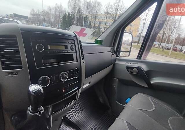 Белый Мерседес Sprinter, объемом двигателя 2.15 л и пробегом 485 тыс. км за 10900 $, фото 13 на Automoto.ua