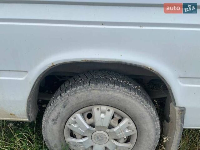 Белый Мерседес Sprinter, объемом двигателя 2.2 л и пробегом 350 тыс. км за 8000 $, фото 4 на Automoto.ua