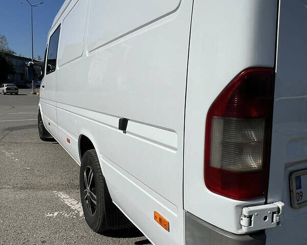 Білий Мерседес Sprinter, об'ємом двигуна 2.7 л та пробігом 248 тис. км за 14500 $, фото 5 на Automoto.ua