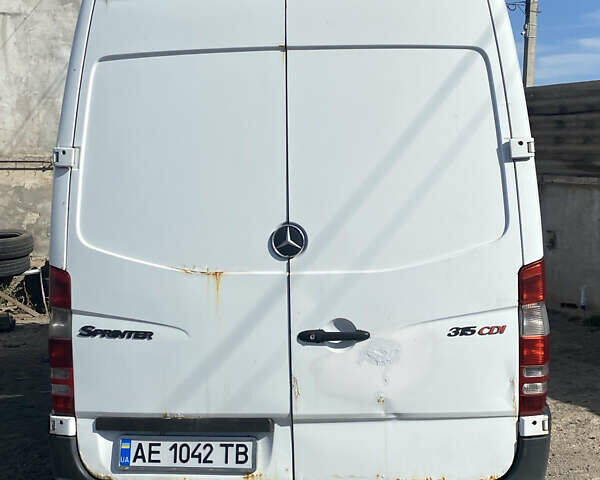 Белый Мерседес Sprinter, объемом двигателя 2.2 л и пробегом 200 тыс. км за 9700 $, фото 16 на Automoto.ua