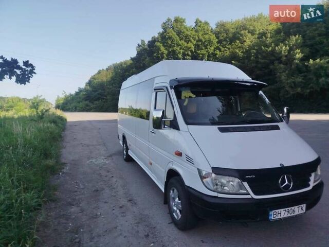 Белый Мерседес Sprinter, объемом двигателя 2.1 л и пробегом 530 тыс. км за 11800 $, фото 4 на Automoto.ua